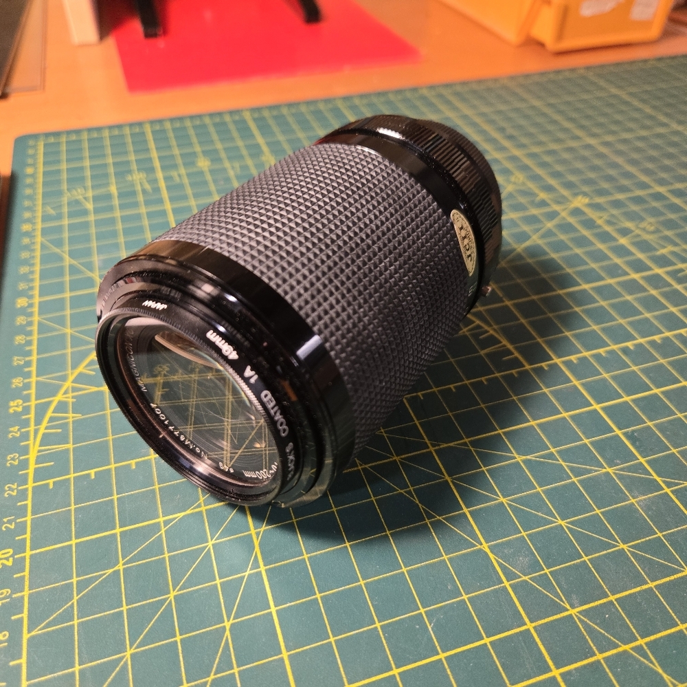 Magnicon XC Multi-Coated Zoom Macro 1:4.5-5.6 F=70-200mm Lens FD mount